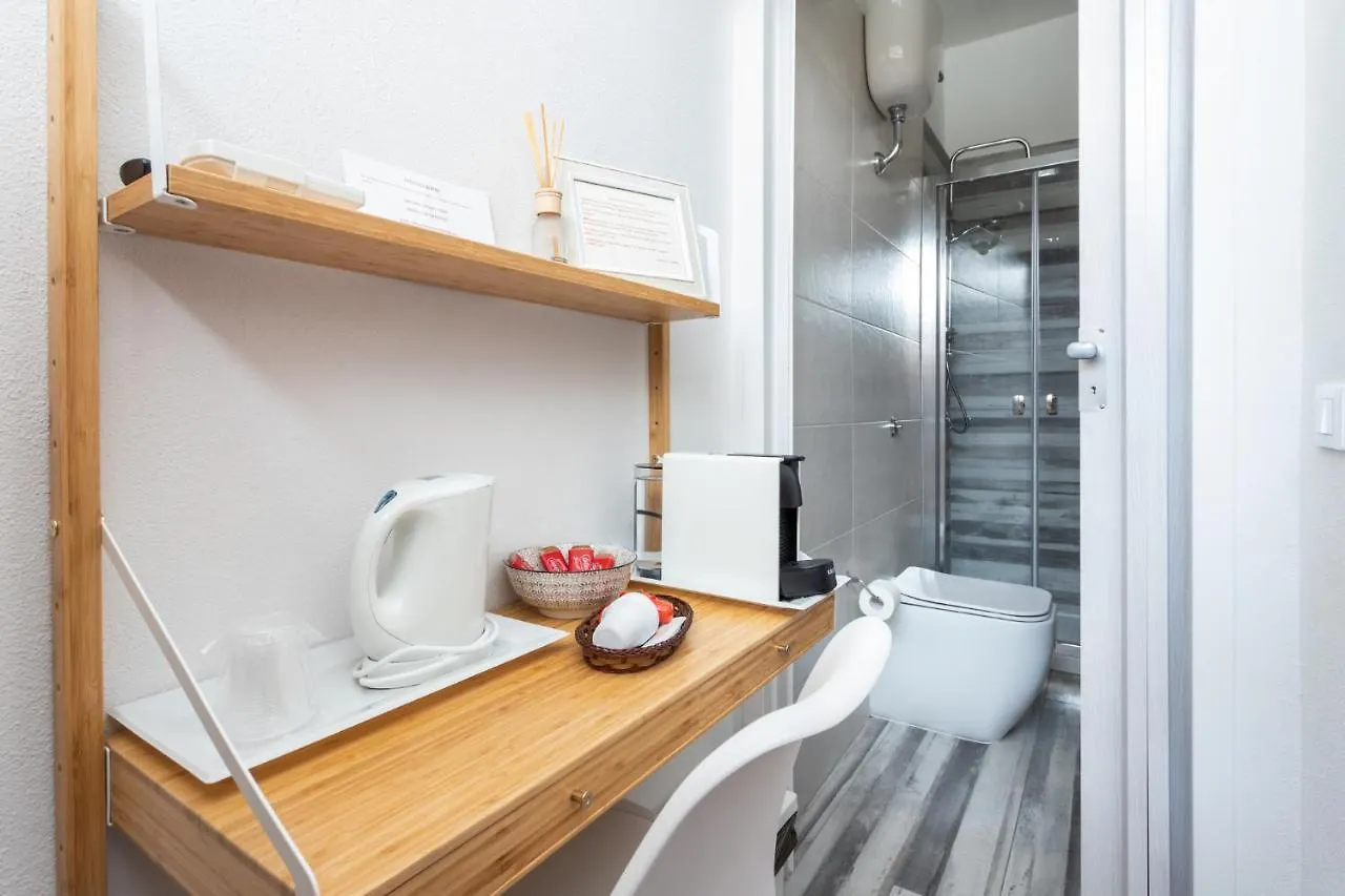 Guest house Vittoria Rooms Quartu Sant'Elena Italy