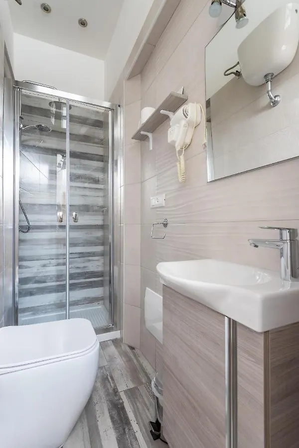Vittoria Rooms Quartu Sant'Elena 0*,  Italy