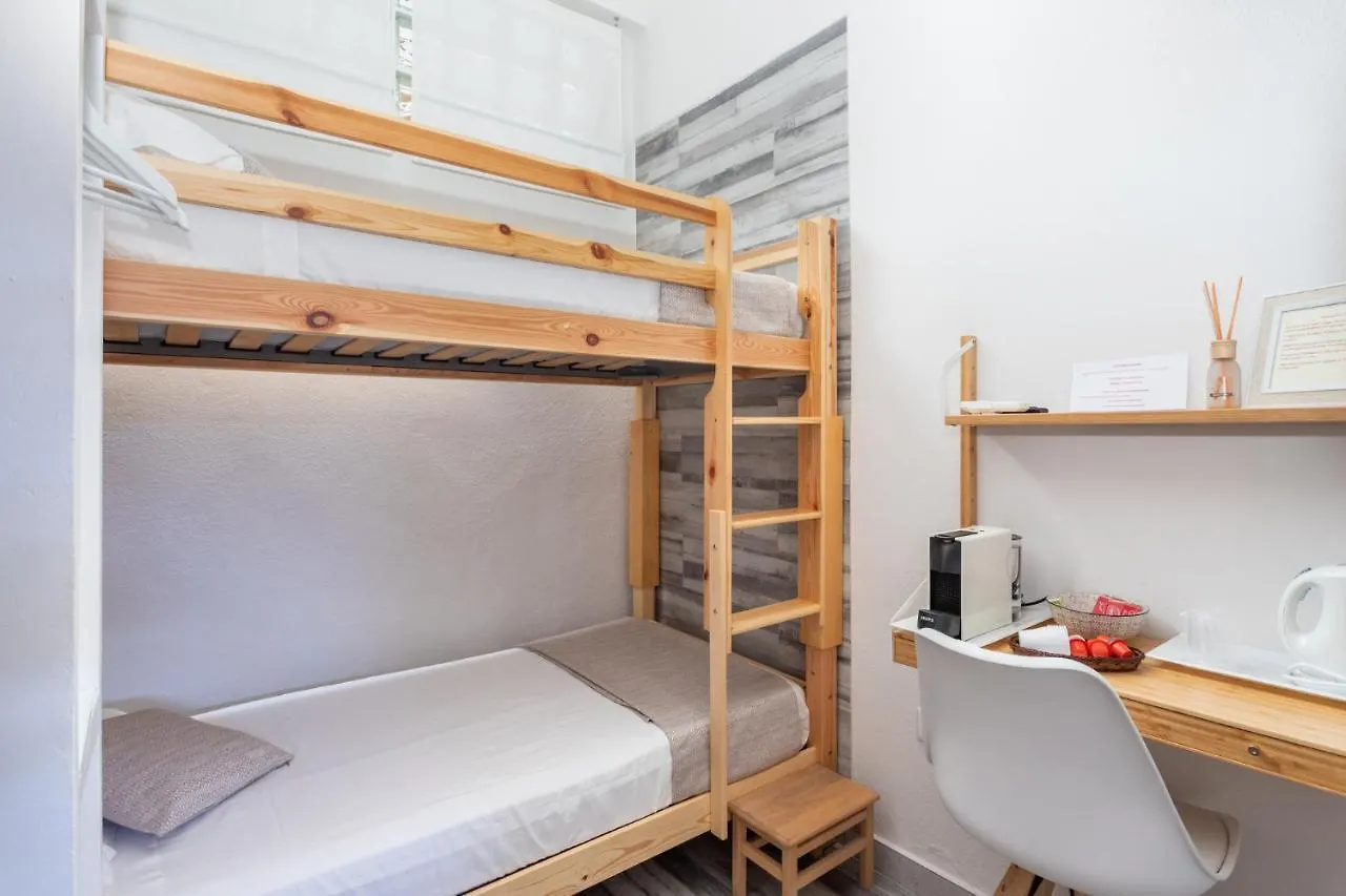 Vittoria Rooms Quartu Sant'Elena 0*,  Italy